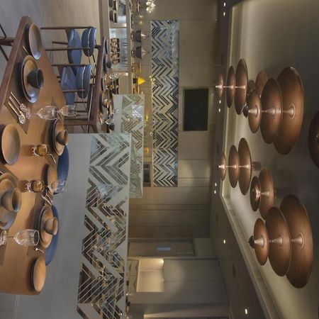 Kabir Hotel & Spa ヴァドーダラー エクステリア 写真