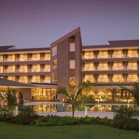 Kabir Hotel & Spa ヴァドーダラー エクステリア 写真