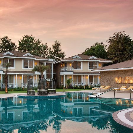 Kabir Hotel & Spa ヴァドーダラー エクステリア 写真