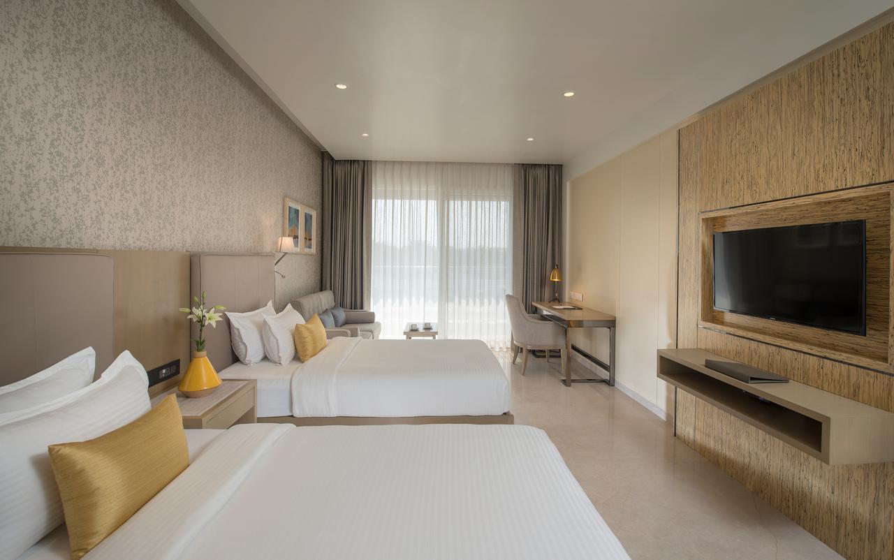 Kabir Hotel & Spa ヴァドーダラー エクステリア 写真