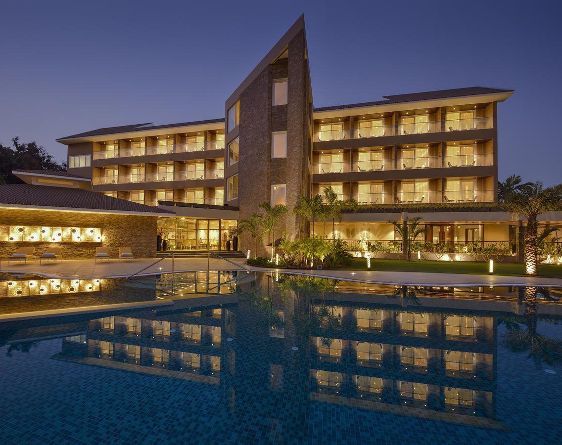Kabir Hotel & Spa ヴァドーダラー エクステリア 写真